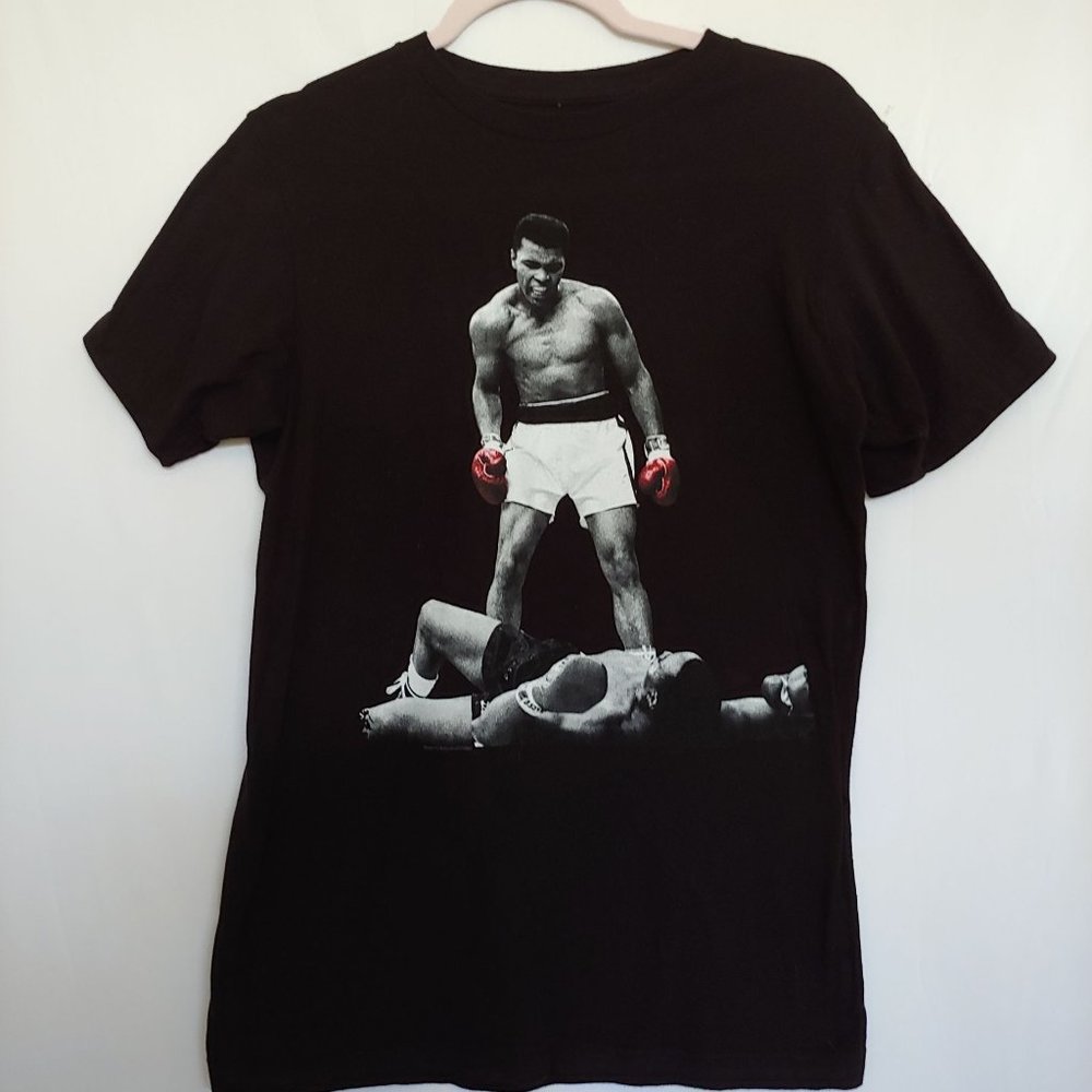 Black Mohammed Ali boxing knockout tshirt Small